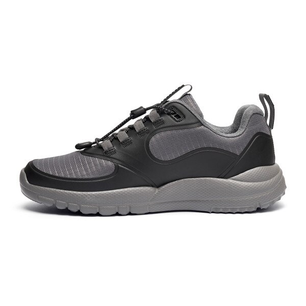 No. 47 Trail Runner in Black